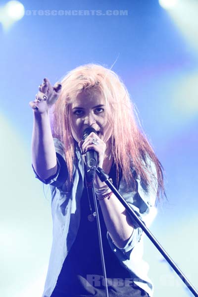 THE KILLS - 2012-06-22 - PARIS - Hippodrome de Longchamp - Alison Nicole Mosshart